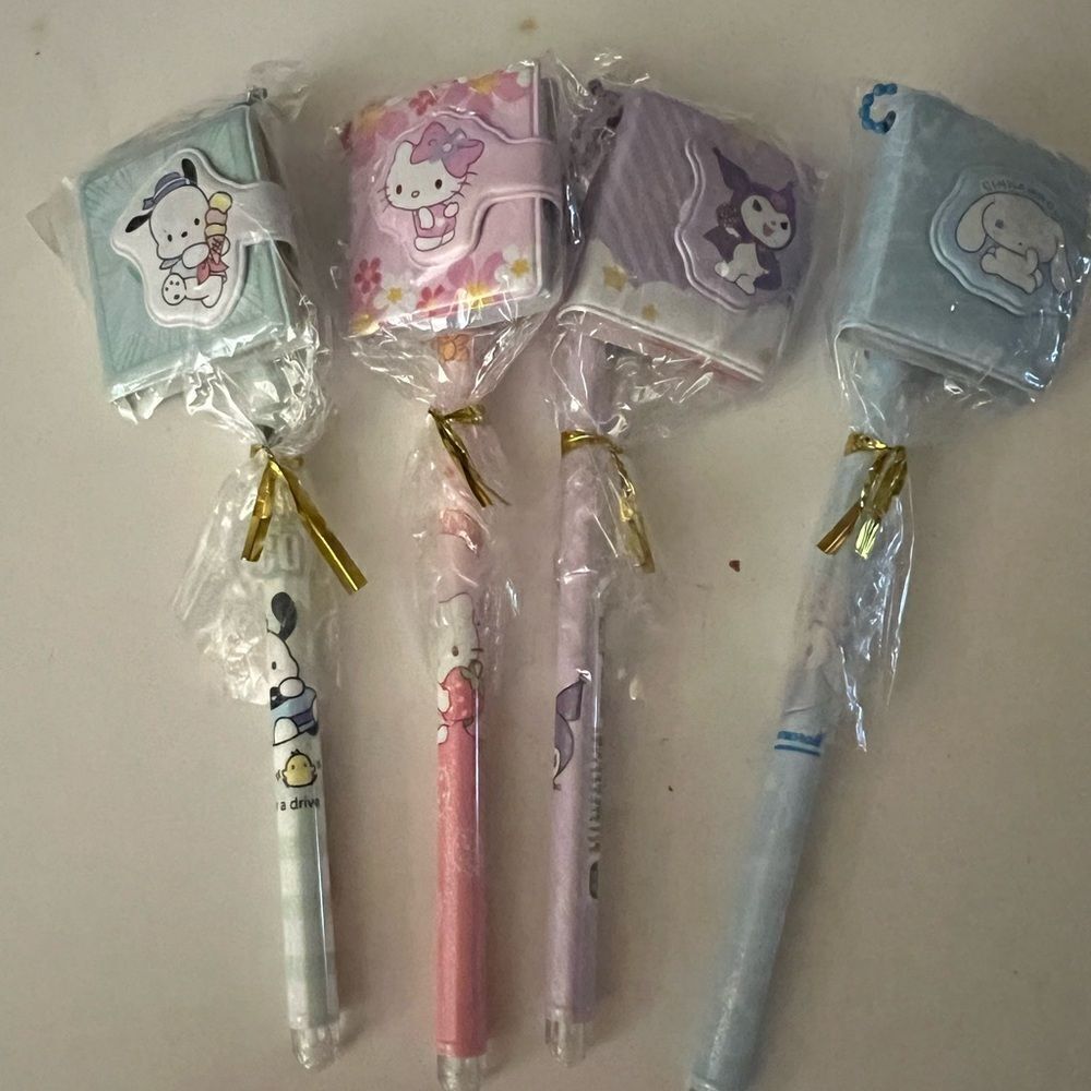 Sanrio Character Pens With Mini Notebooks